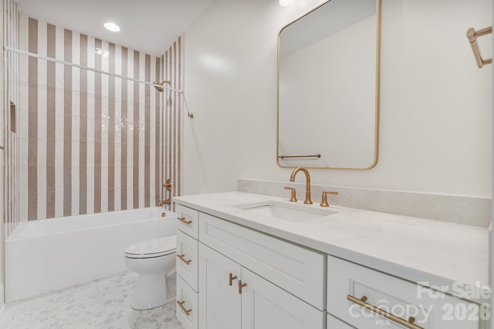 Upstairs Bathroom 3 - 8016 Gulf Creek Road, Lancaster