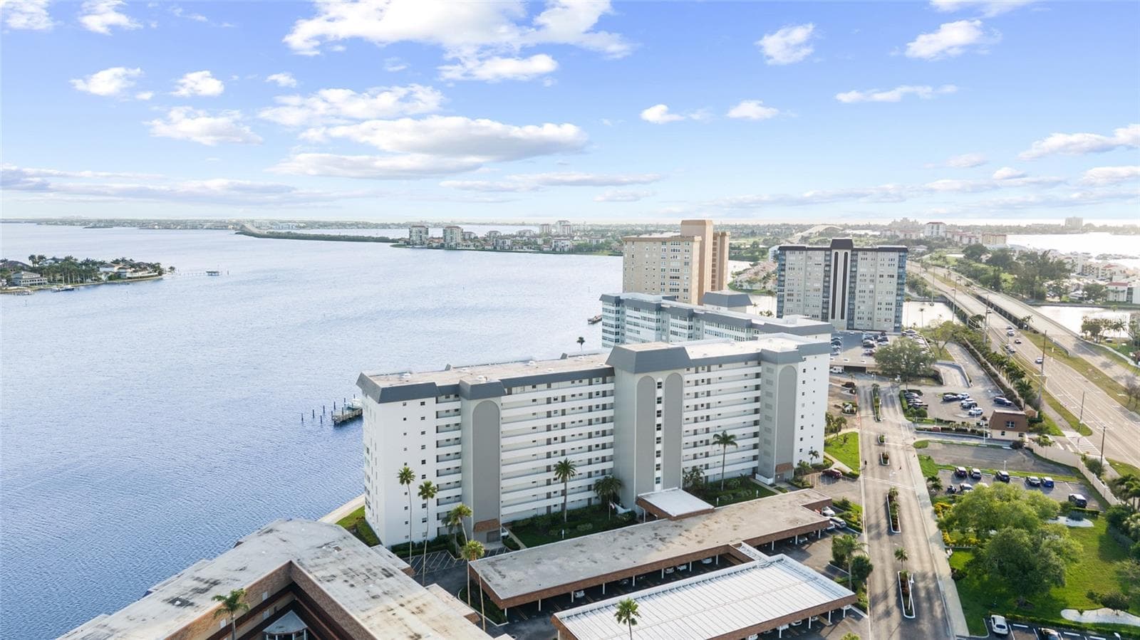 Condominium at 5108 BRITTANY DR S #903, ST PETERSBURG, photo 31 of 41