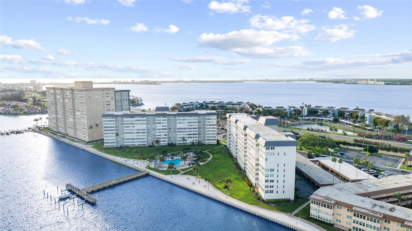 Condominium at 5108 BRITTANY DR S #903, ST PETERSBURG, photo 32 of 41