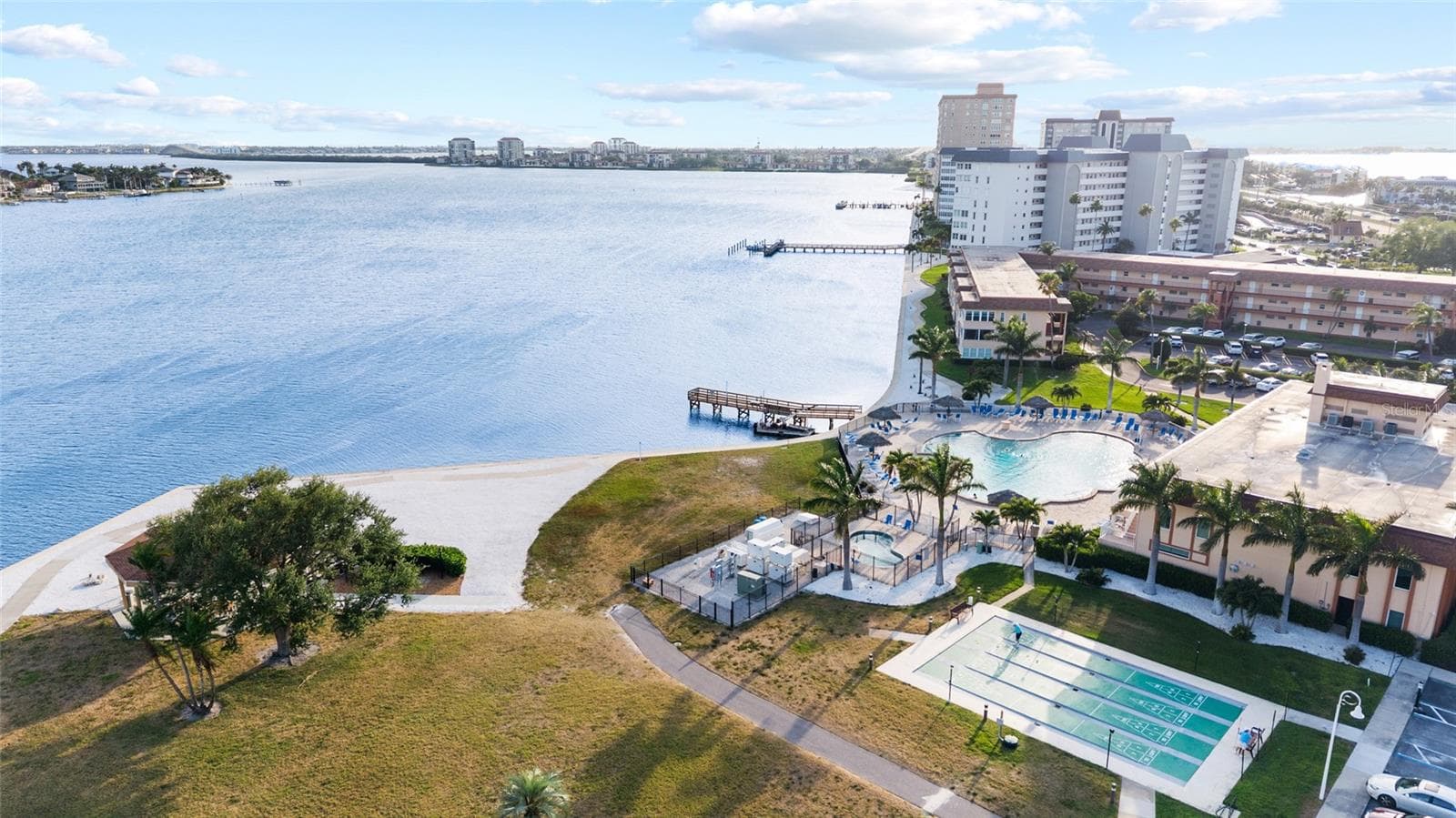 Condominium at 5108 BRITTANY DR S #903, ST PETERSBURG, photo 38 of 41