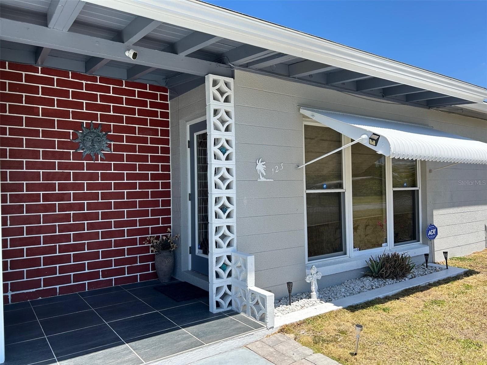 Single Family Residence at 123 POINSETTIA CIR NE, PORT CHARLOTTE, photo 3 of 90