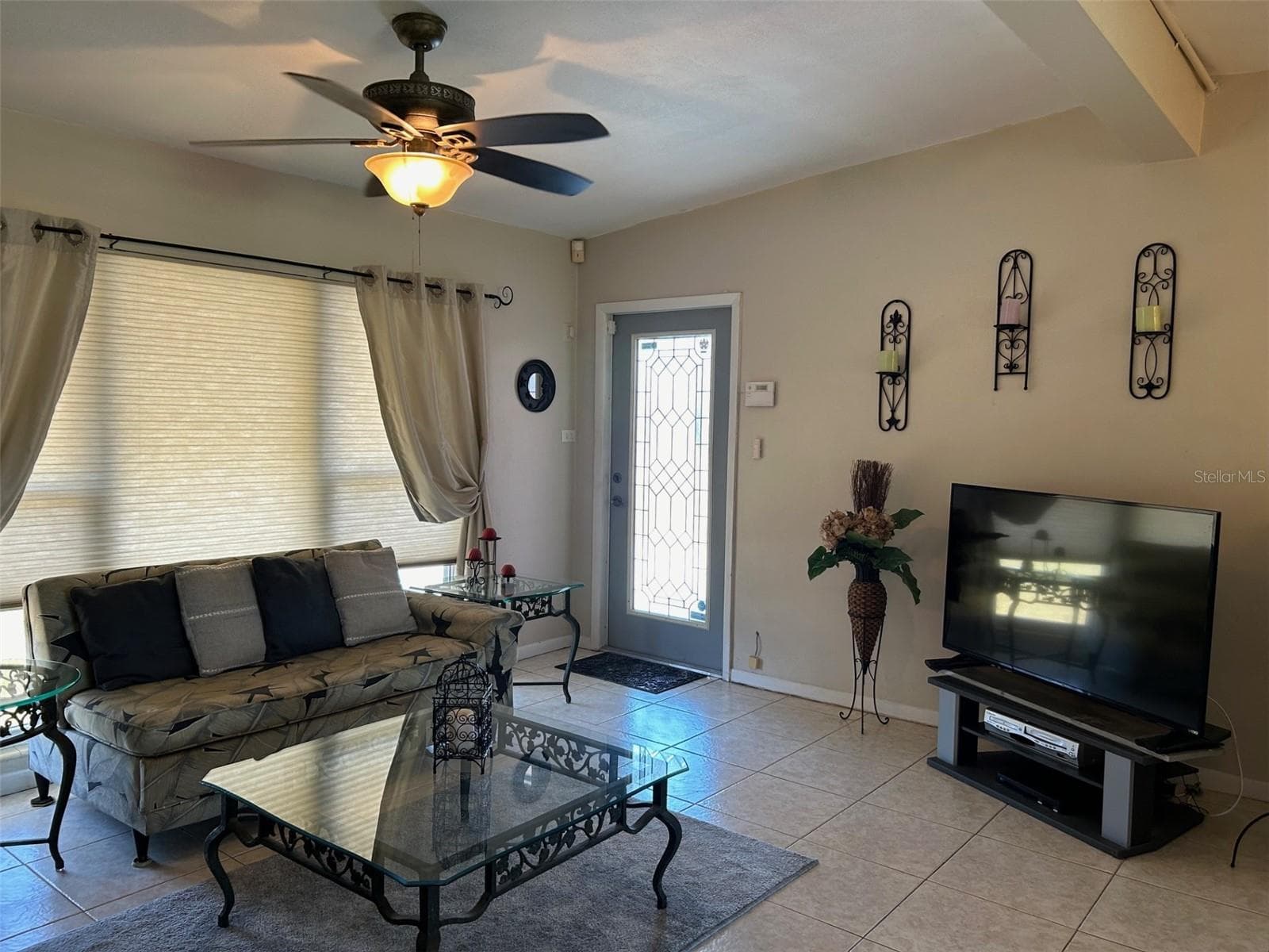 Single Family Residence at 123 POINSETTIA CIR NE, PORT CHARLOTTE, photo 8 of 90