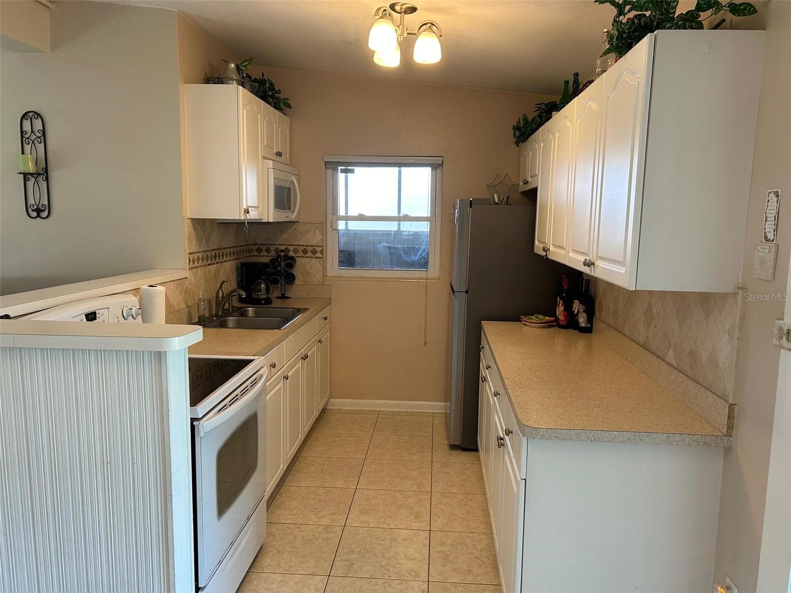 Single Family Residence at 123 POINSETTIA CIR NE, PORT CHARLOTTE, photo 12 of 90