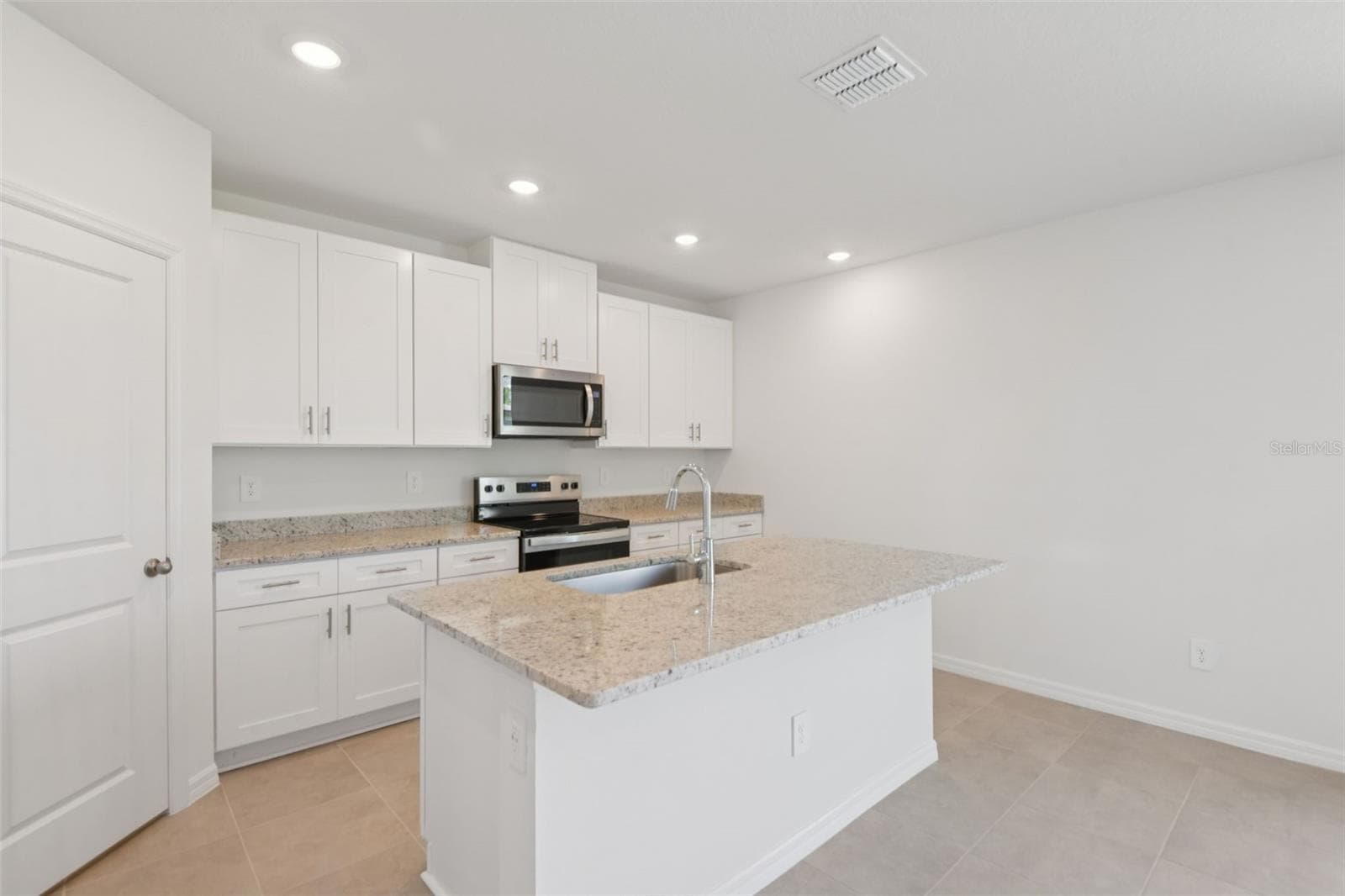 Single Family Residence at 12589 HOMELAND DR, DADE CITY, photo 10 of 38