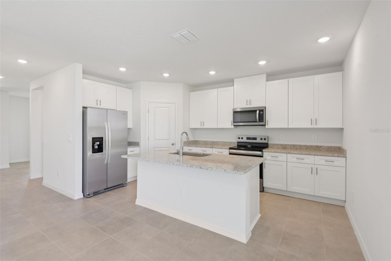 Single Family Residence at 12589 HOMELAND DR, DADE CITY, photo 12 of 38
