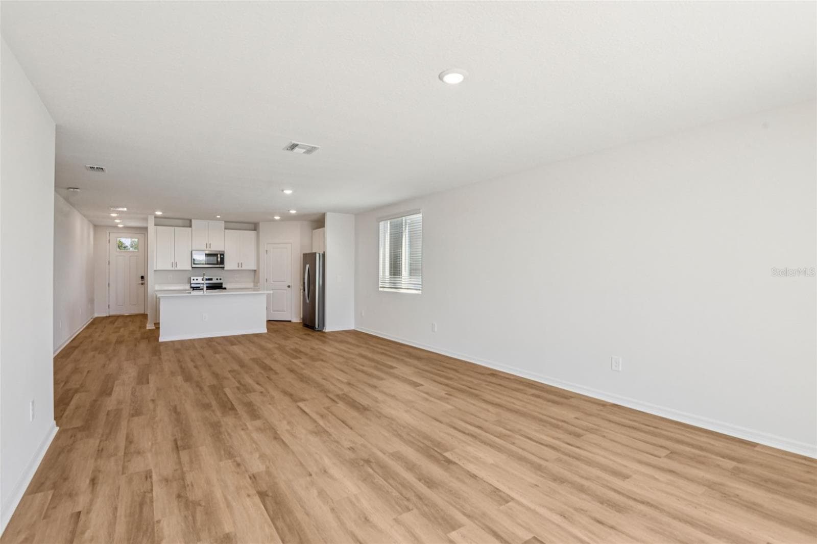 Single Family Residence at 12573 HOMELAND DR, DADE CITY, photo 8 of 33
