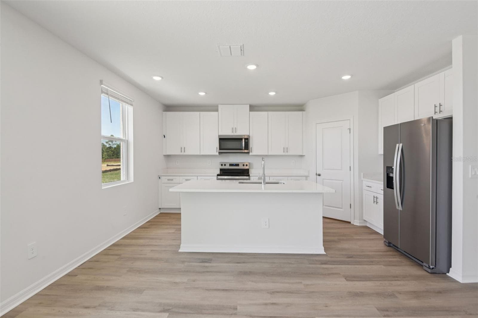 Single Family Residence at 12581 HOMELAND DR, DADE CITY, photo 10 of 37