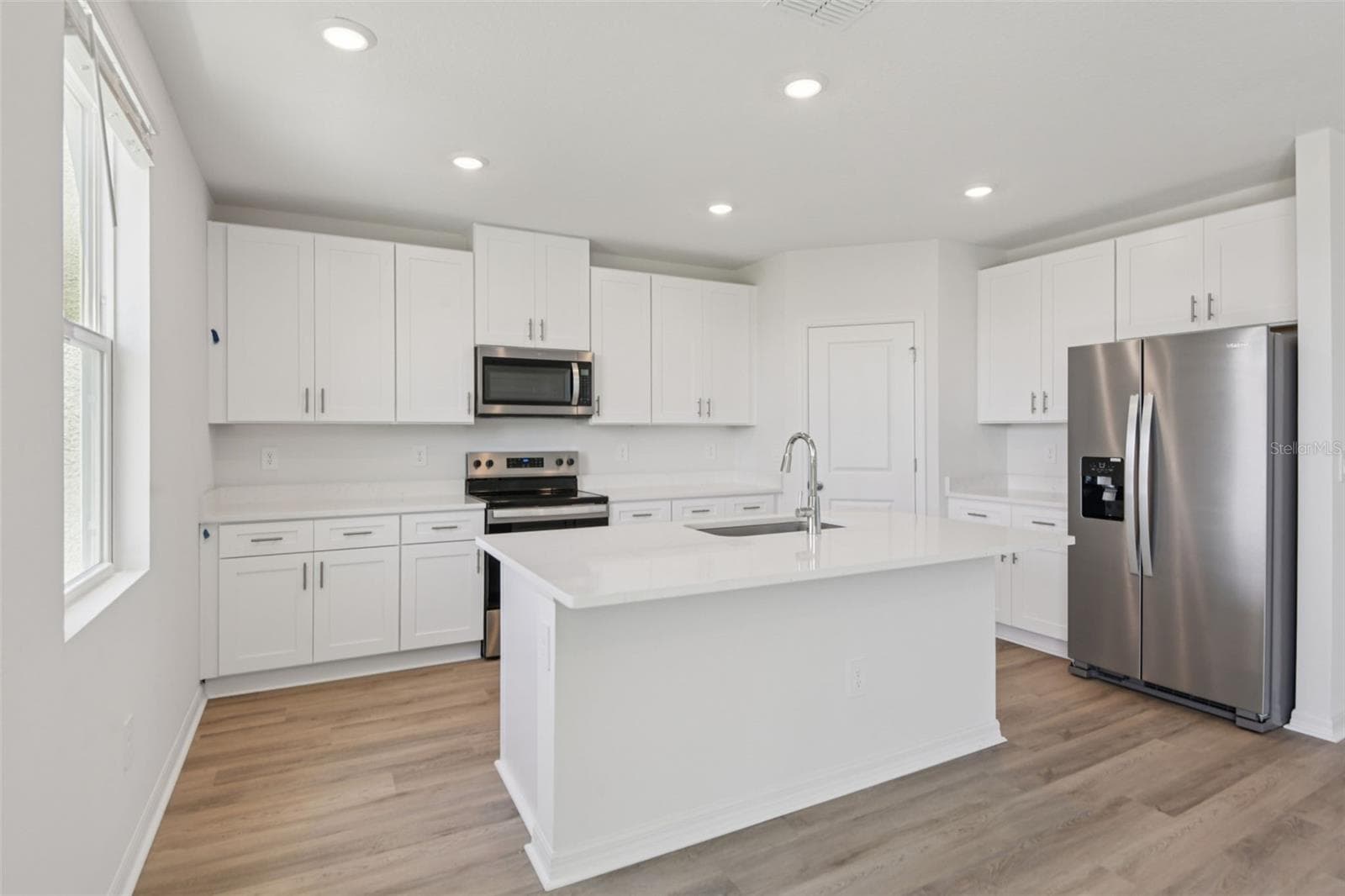 Single Family Residence at 12581 HOMELAND DR, DADE CITY, photo 11 of 37