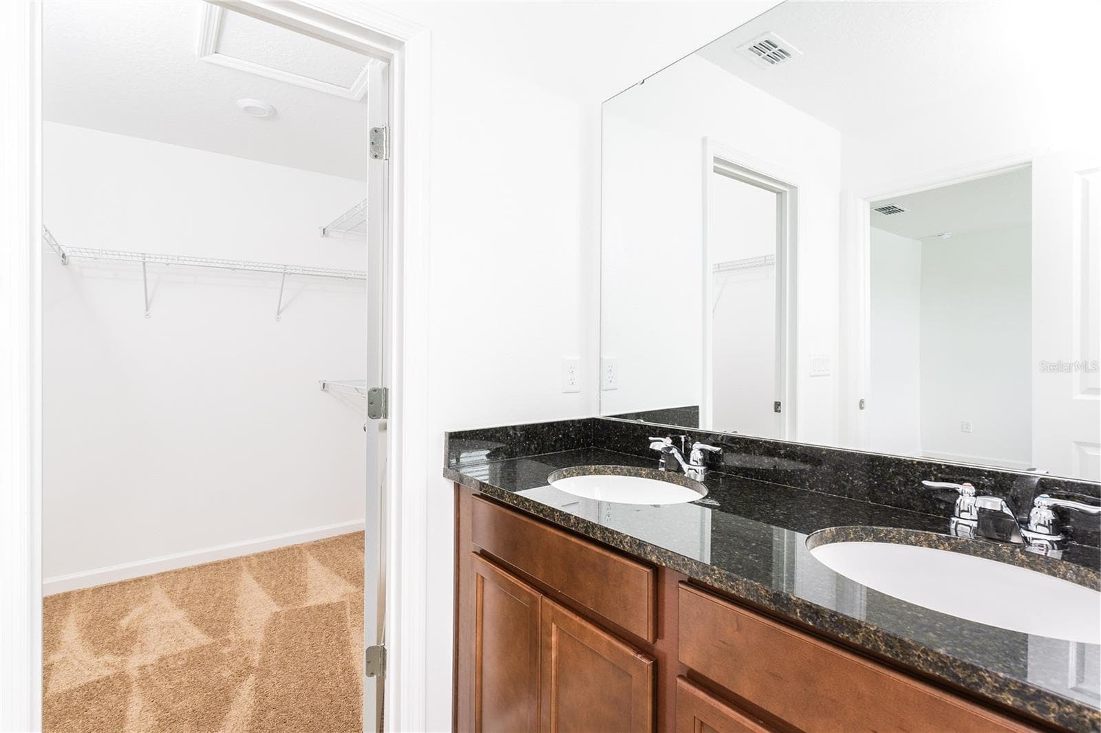 Master bathroom - 987 SPRING PALMS LOOP, ORLANDO