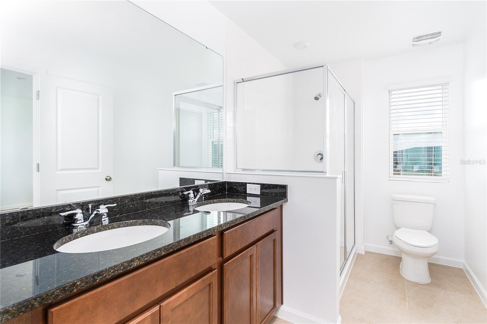 Master bathroom - 987 SPRING PALMS LOOP, ORLANDO