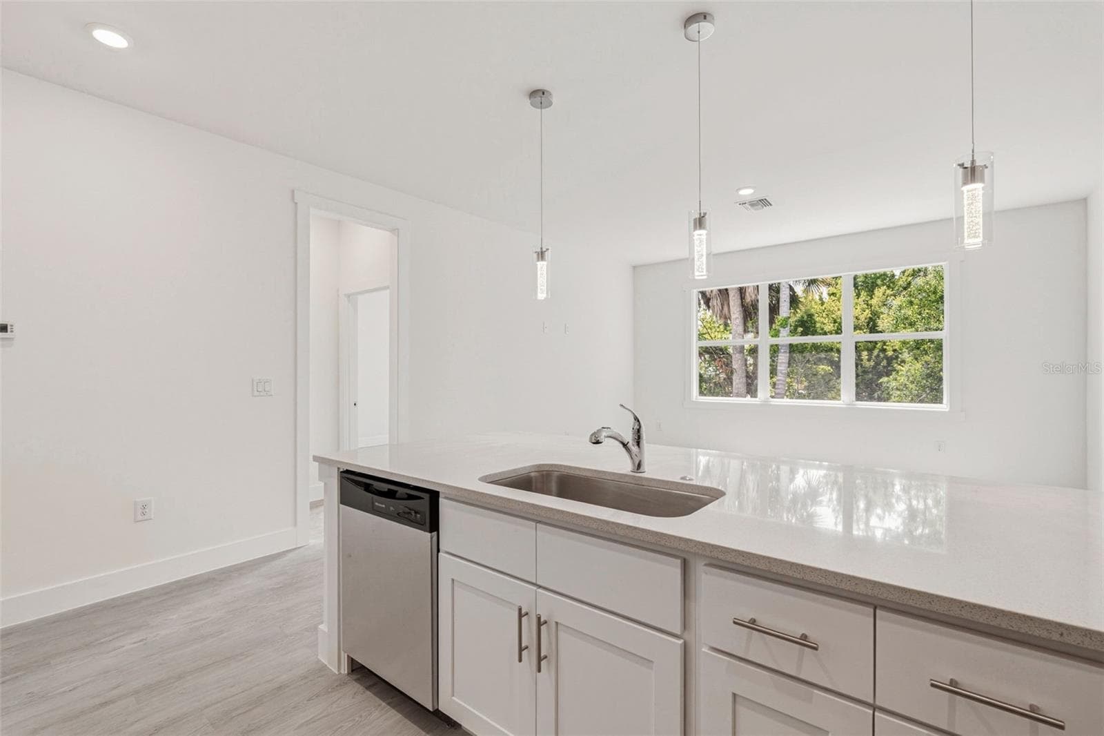 Single Family Residence at 627 FITZHUGH AVE, PUNTA GORDA, photo 10 of 32
