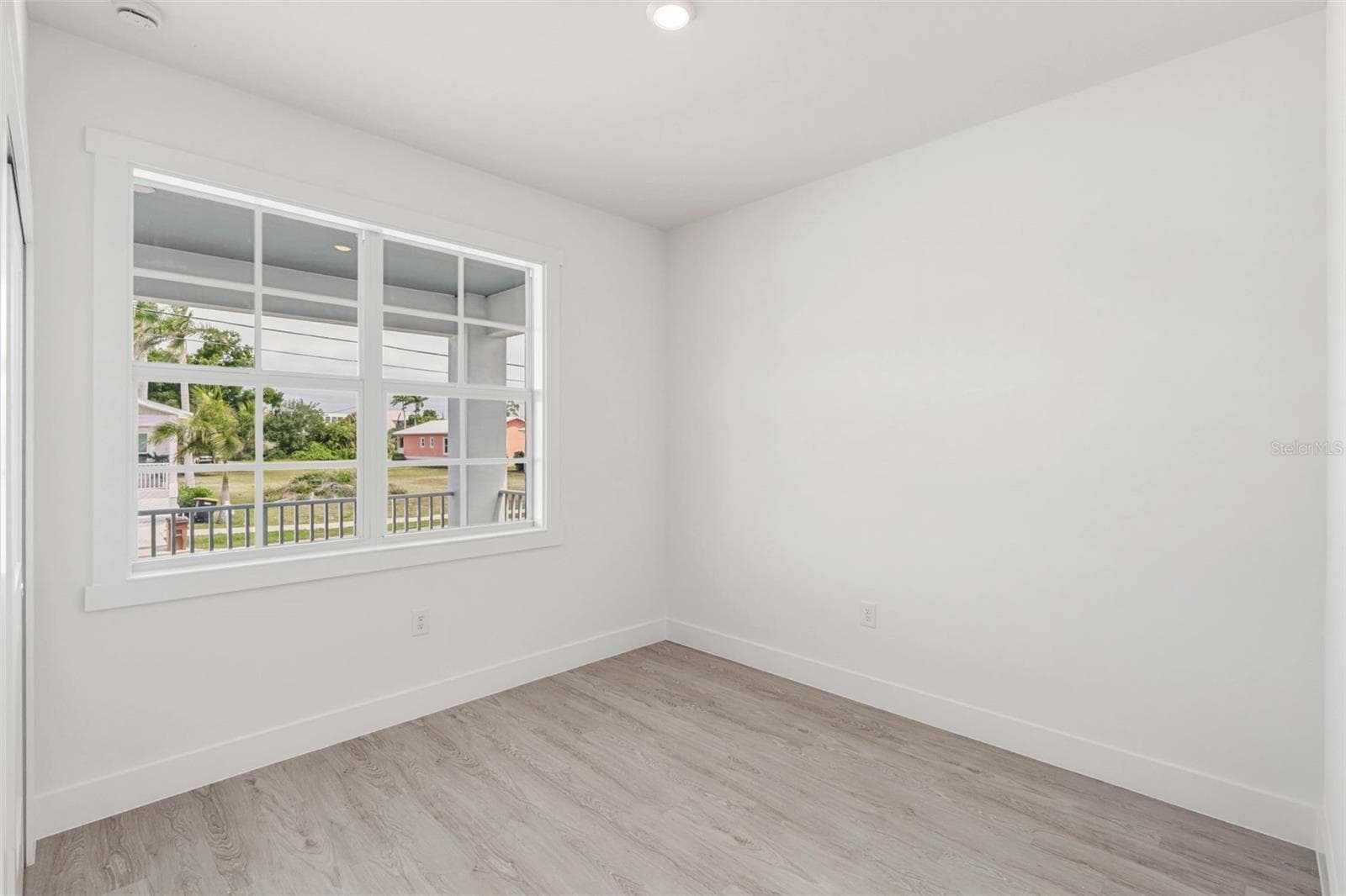 Single Family Residence at 627 FITZHUGH AVE, PUNTA GORDA, photo 18 of 32