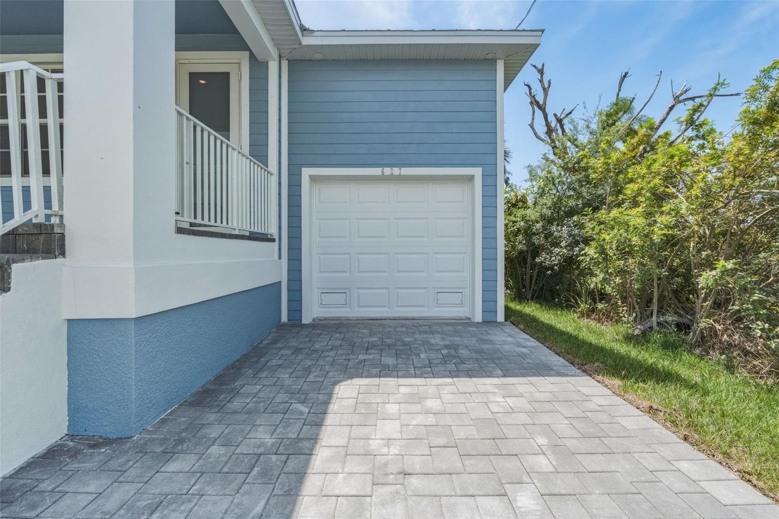 Single Family Residence at 627 FITZHUGH AVE, PUNTA GORDA, photo 27 of 32