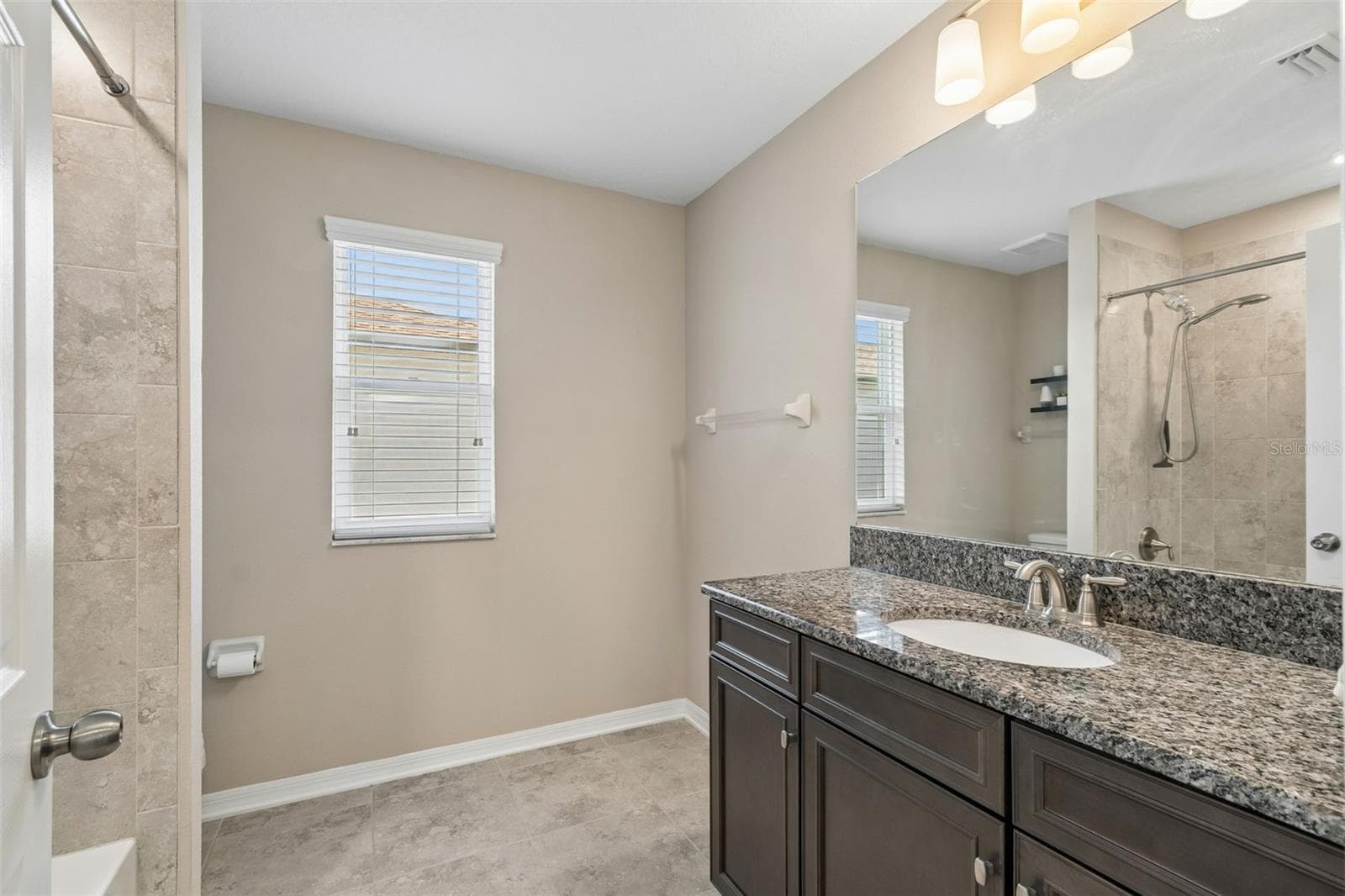 Full Bath between Bed 3 and 4 - 17647 CORTES CREEK BLVD, SPRING HILL