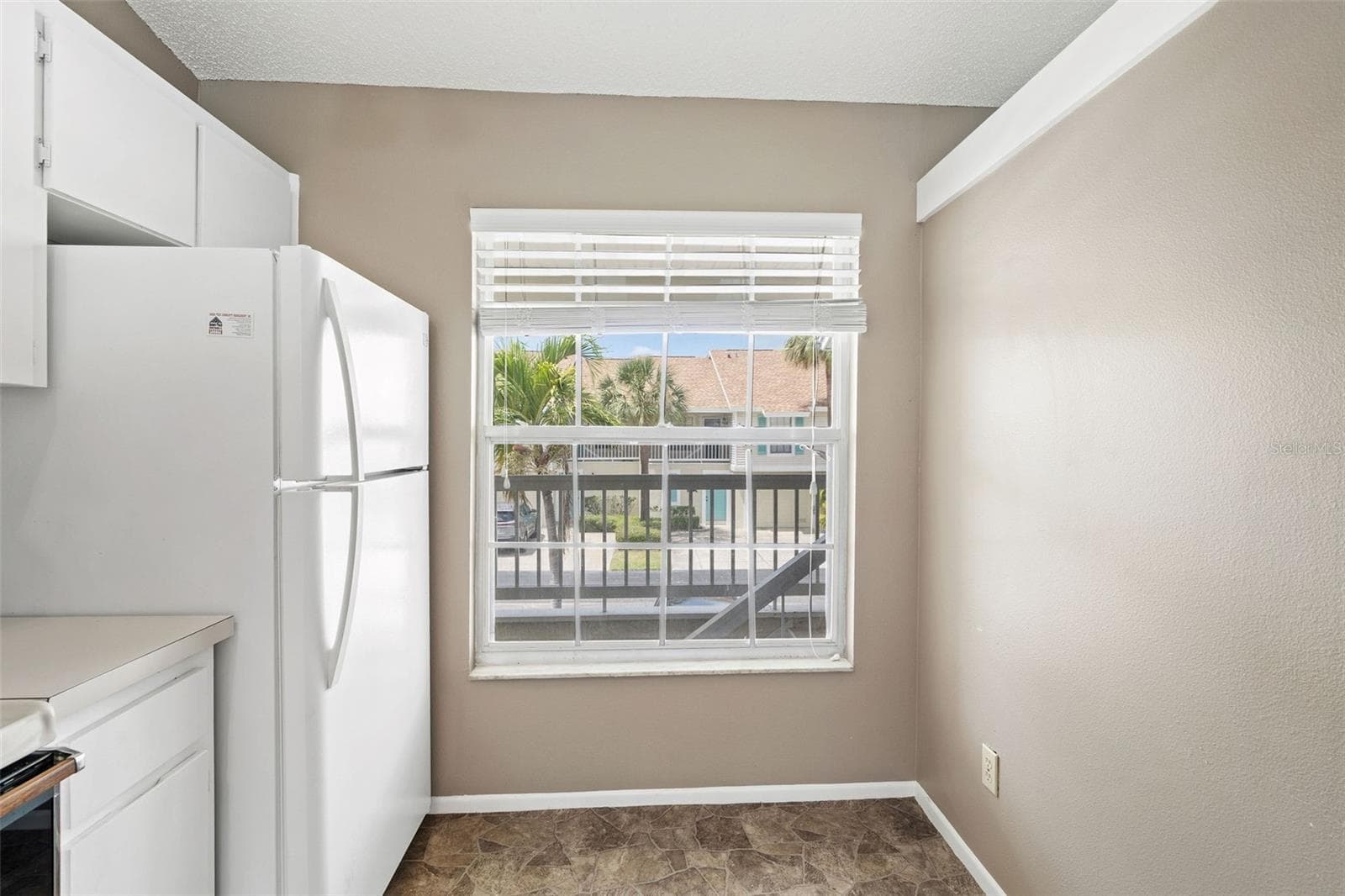 Townhouse at 12239 SUN VISTA CT E, TREASURE ISLAND, photo 6 of 35
