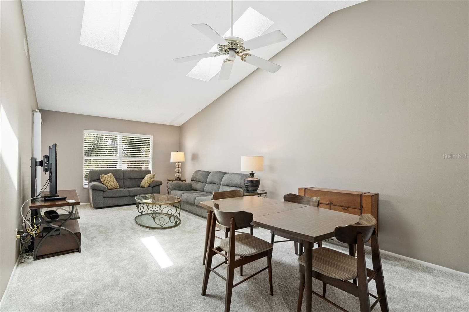 Townhouse at 12239 SUN VISTA CT E, TREASURE ISLAND, photo 7 of 35