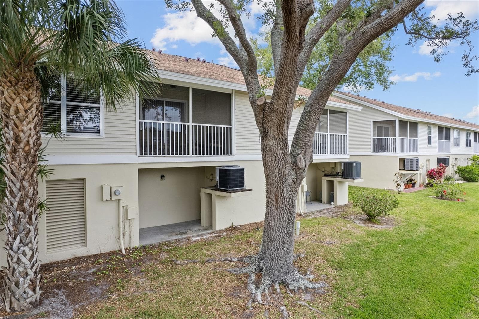 Townhouse at 12239 SUN VISTA CT E, TREASURE ISLAND, photo 24 of 35