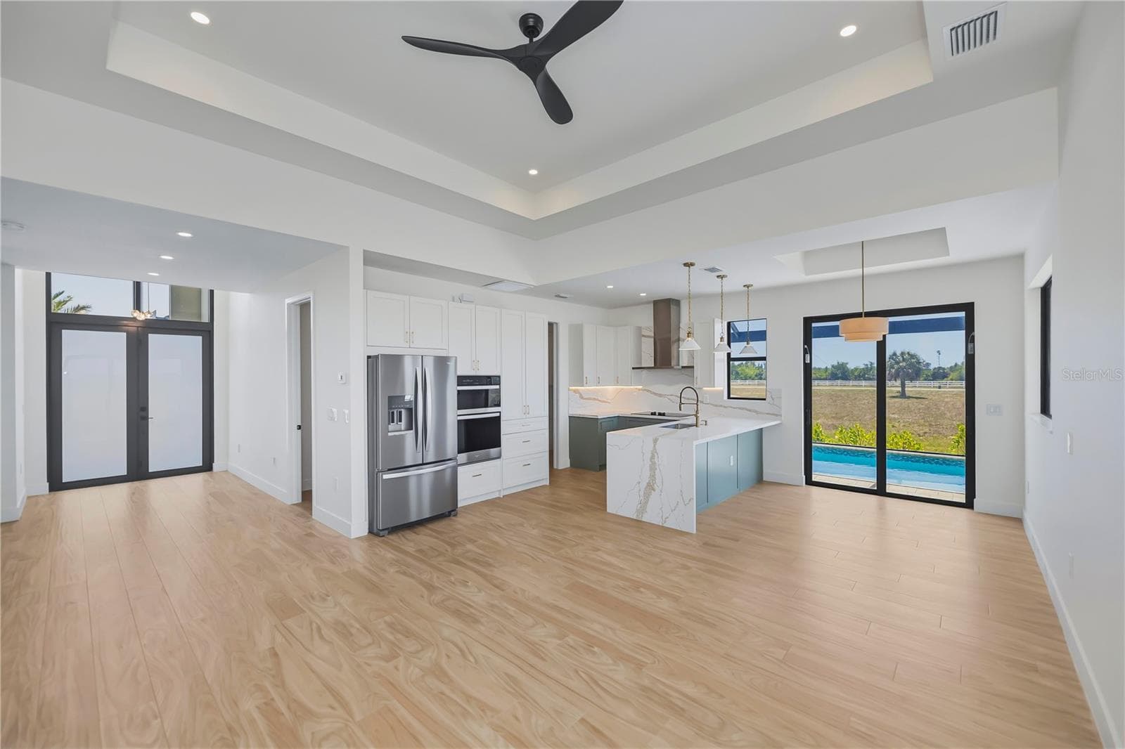 Living Room and Kitchen Designed for Entertaining. - 7 SUNFLOWER DR, PLACIDA