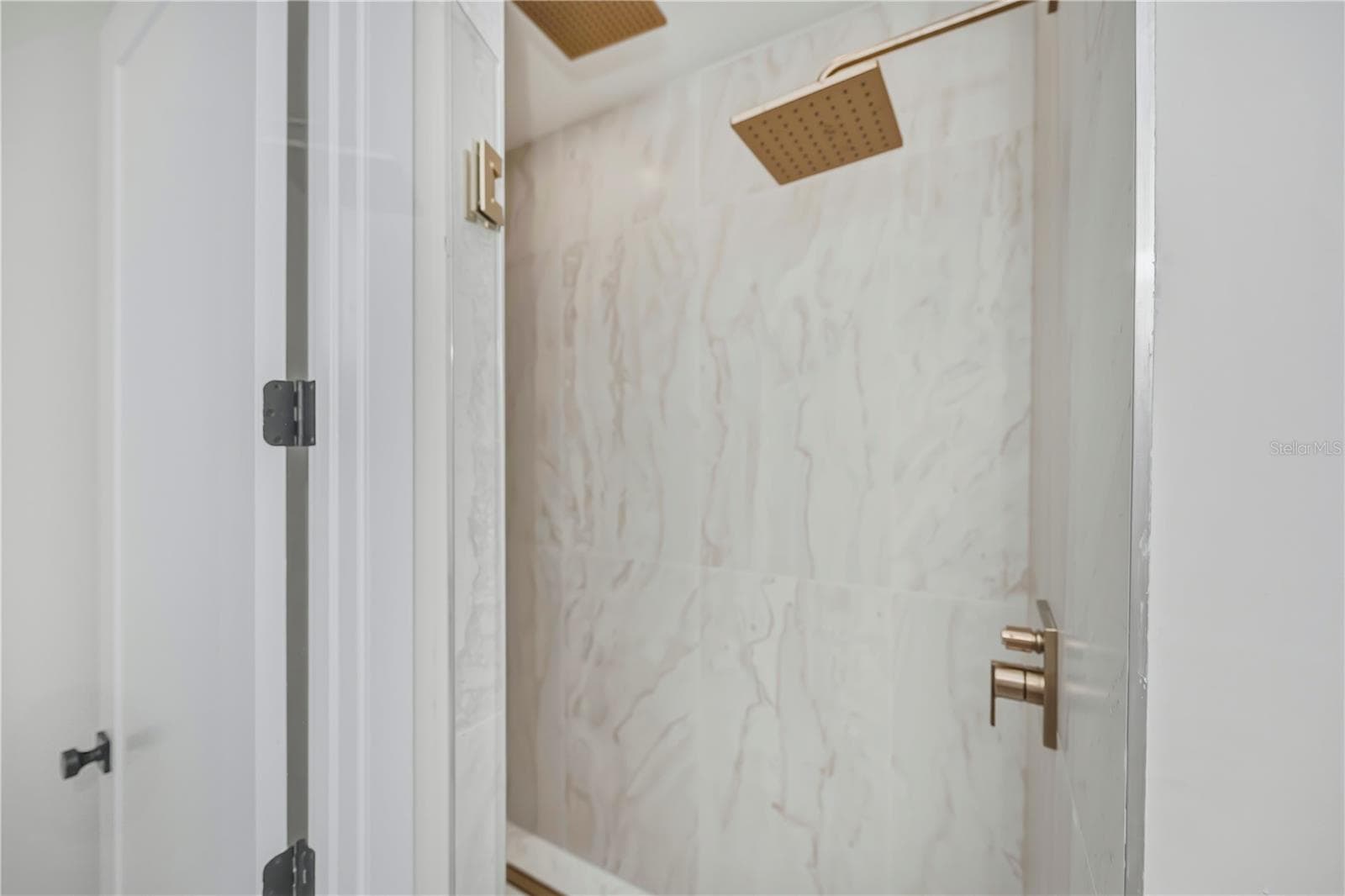 Primary Bathroom Suite Glass Door Walk In Shower - 7 SUNFLOWER DR, PLACIDA