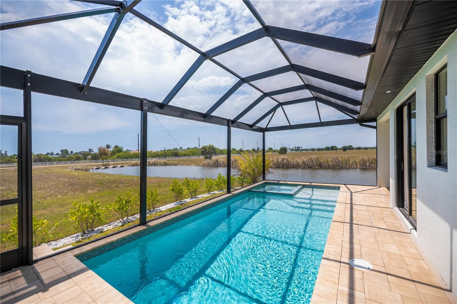 Modern Pool with Built in Jacuzzi - 7 SUNFLOWER DR, PLACIDA