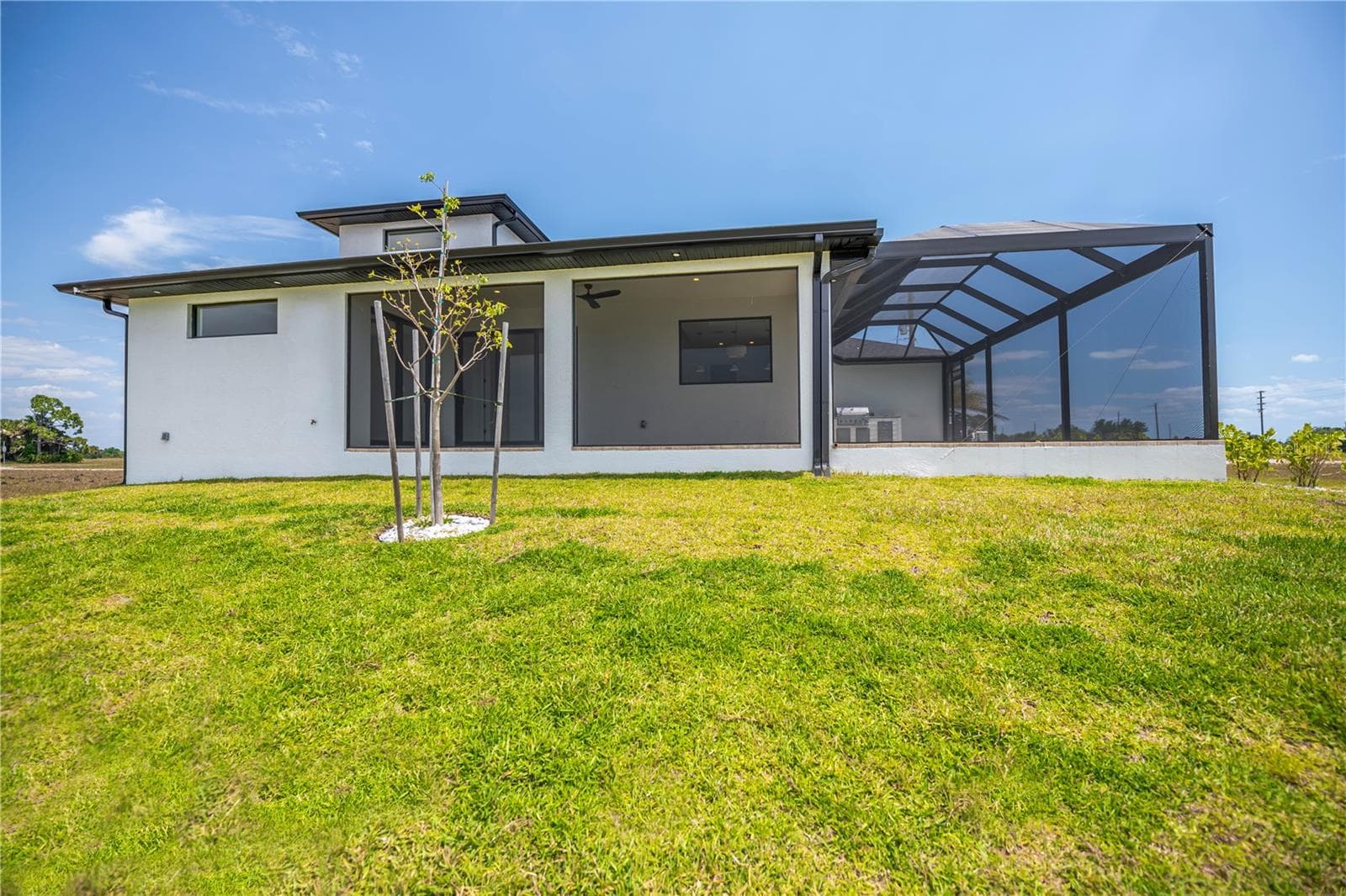 Relaxing Waterfront Lifestyle. - 7 SUNFLOWER DR, PLACIDA
