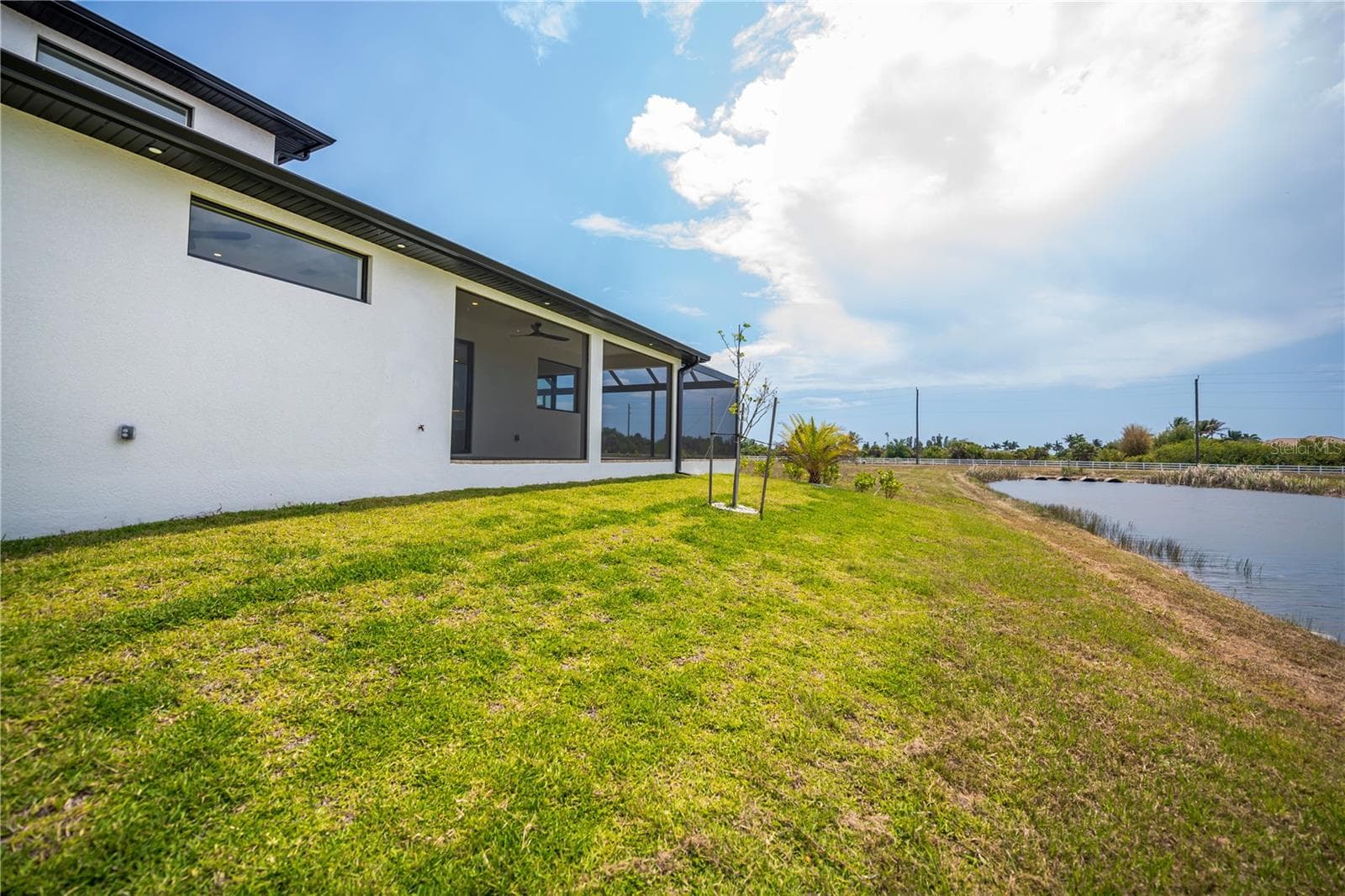Picturesque Waterfront Backdrop. - 7 SUNFLOWER DR, PLACIDA