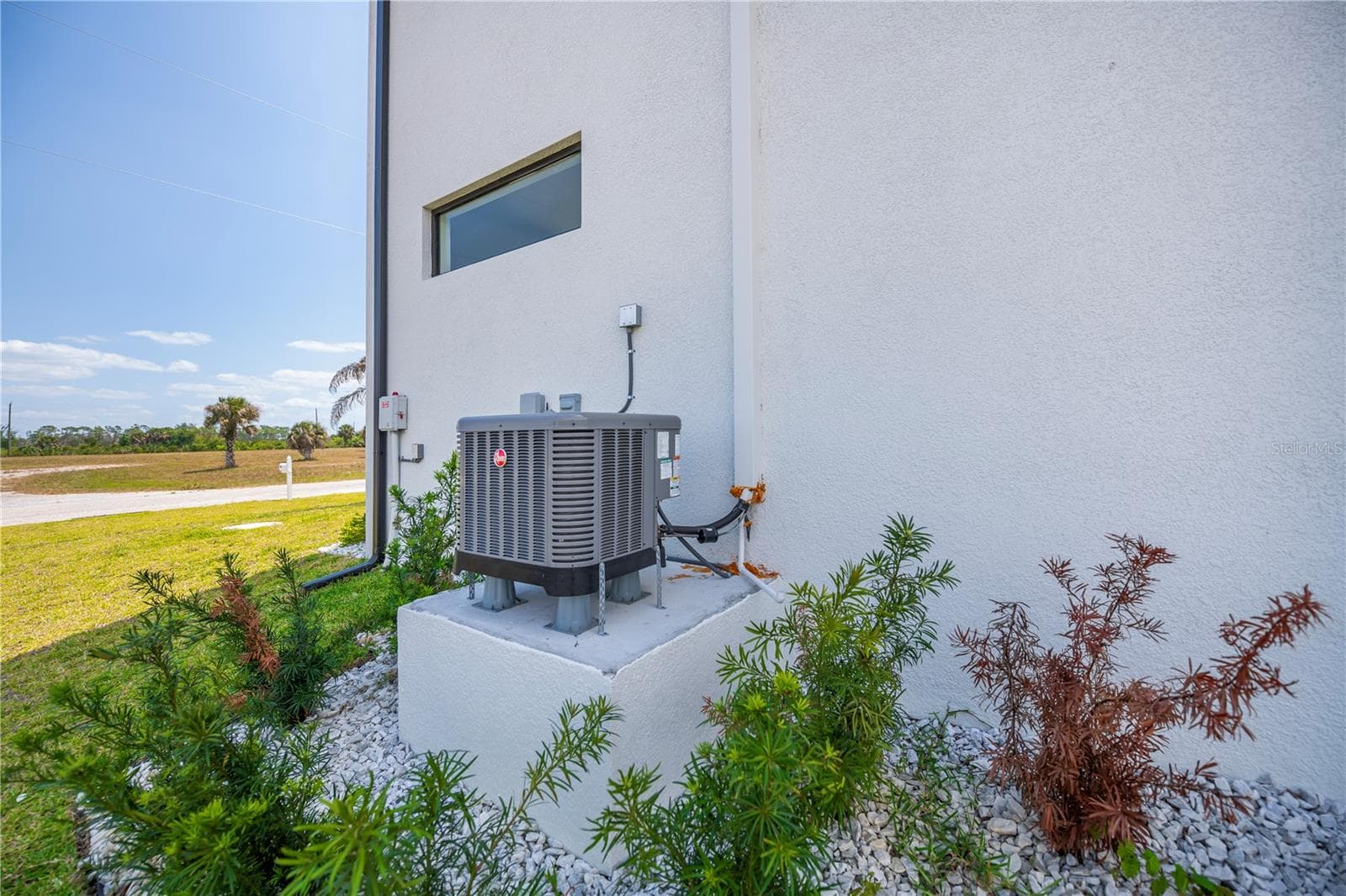 Elevated  Exterior Air Conditioning - 7 SUNFLOWER DR, PLACIDA