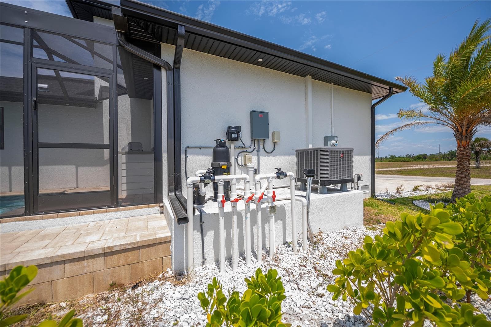 Elevated State of the Art Pool Equipment - 7 SUNFLOWER DR, PLACIDA