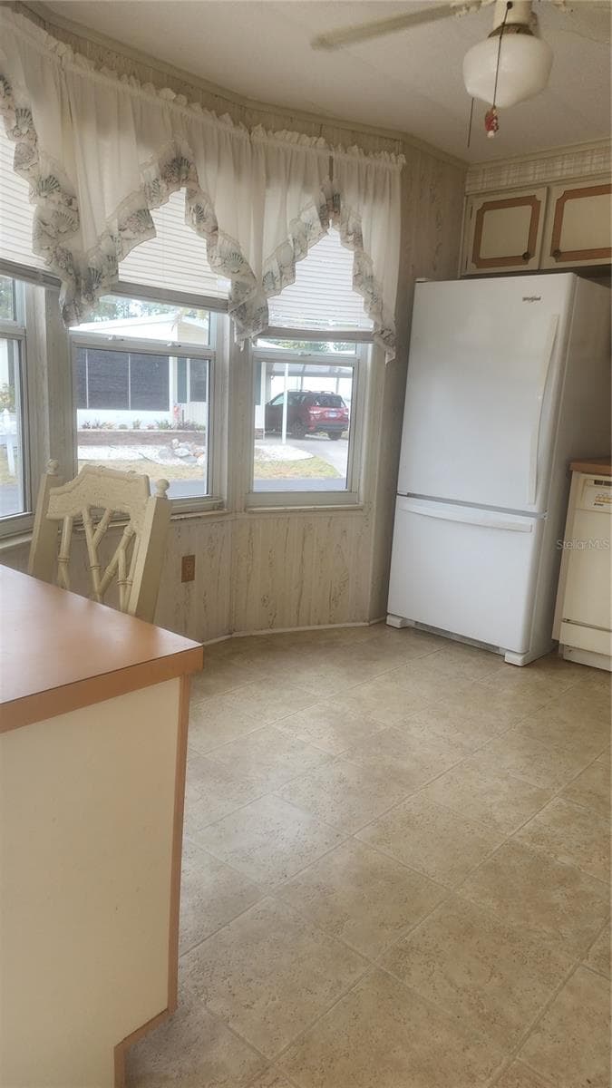 Manufactured Home at 157 N FIJI CIR, ENGLEWOOD, photo 5 of 56
