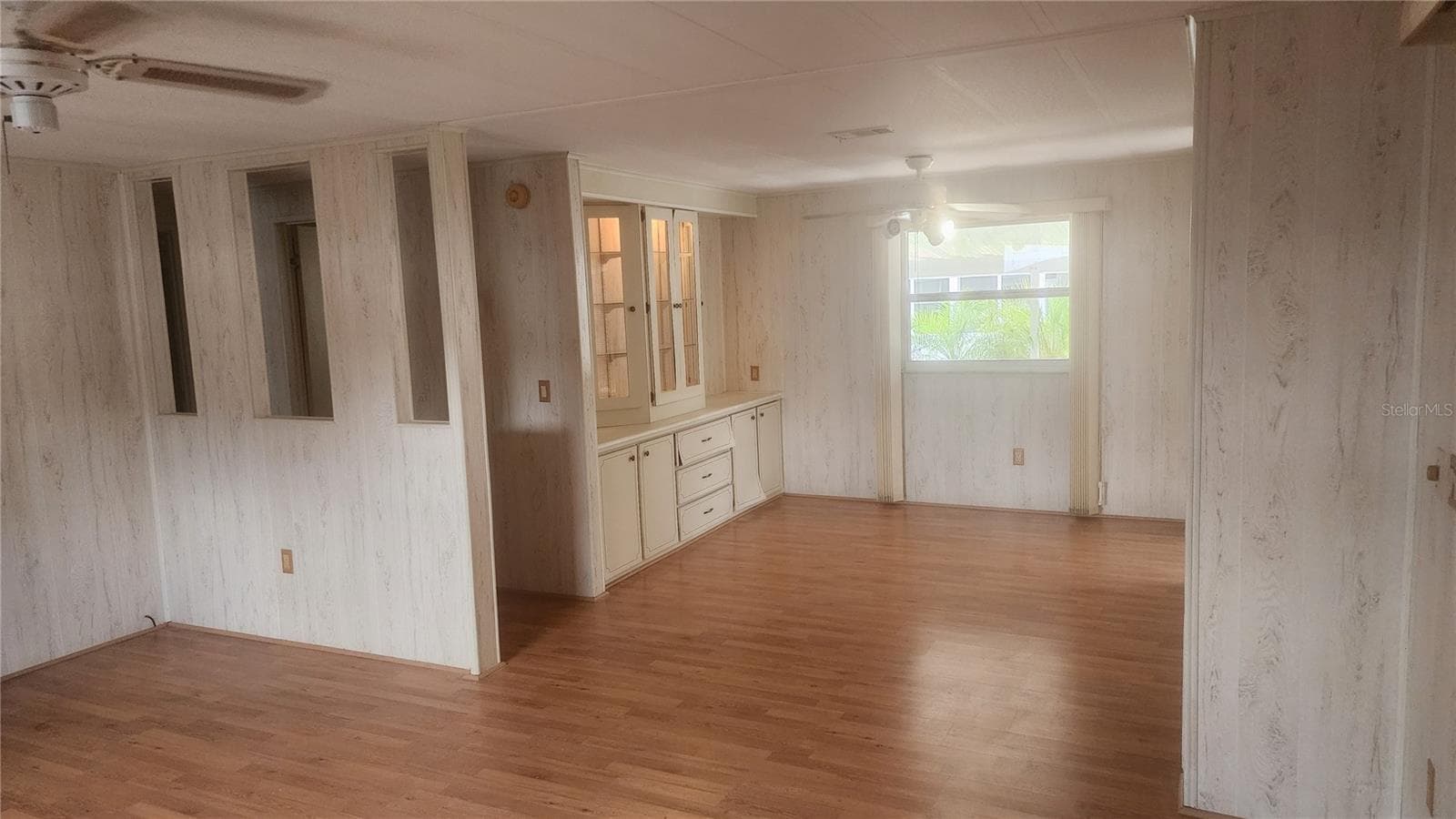 Manufactured Home at 157 N FIJI CIR, ENGLEWOOD, photo 31 of 56