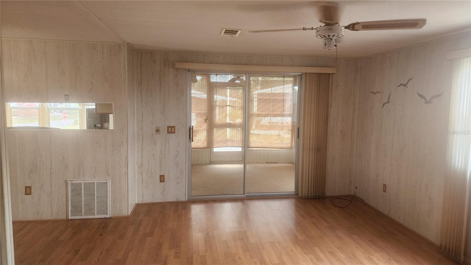 Manufactured Home at 157 N FIJI CIR, ENGLEWOOD, photo 32 of 56