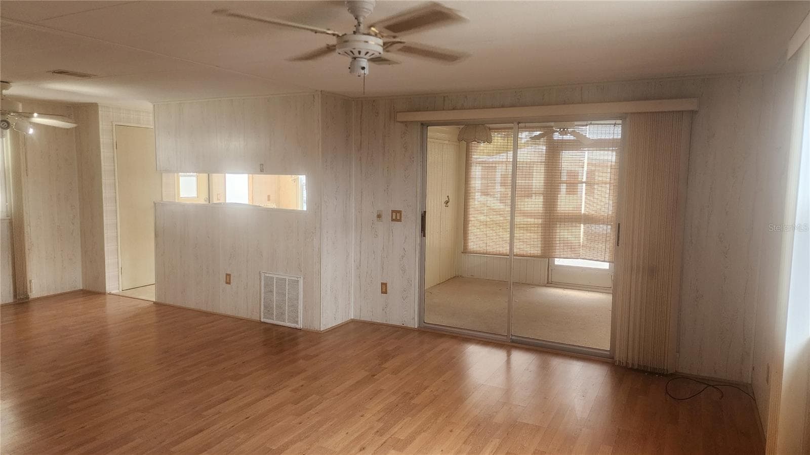Manufactured Home at 157 N FIJI CIR, ENGLEWOOD, photo 33 of 56