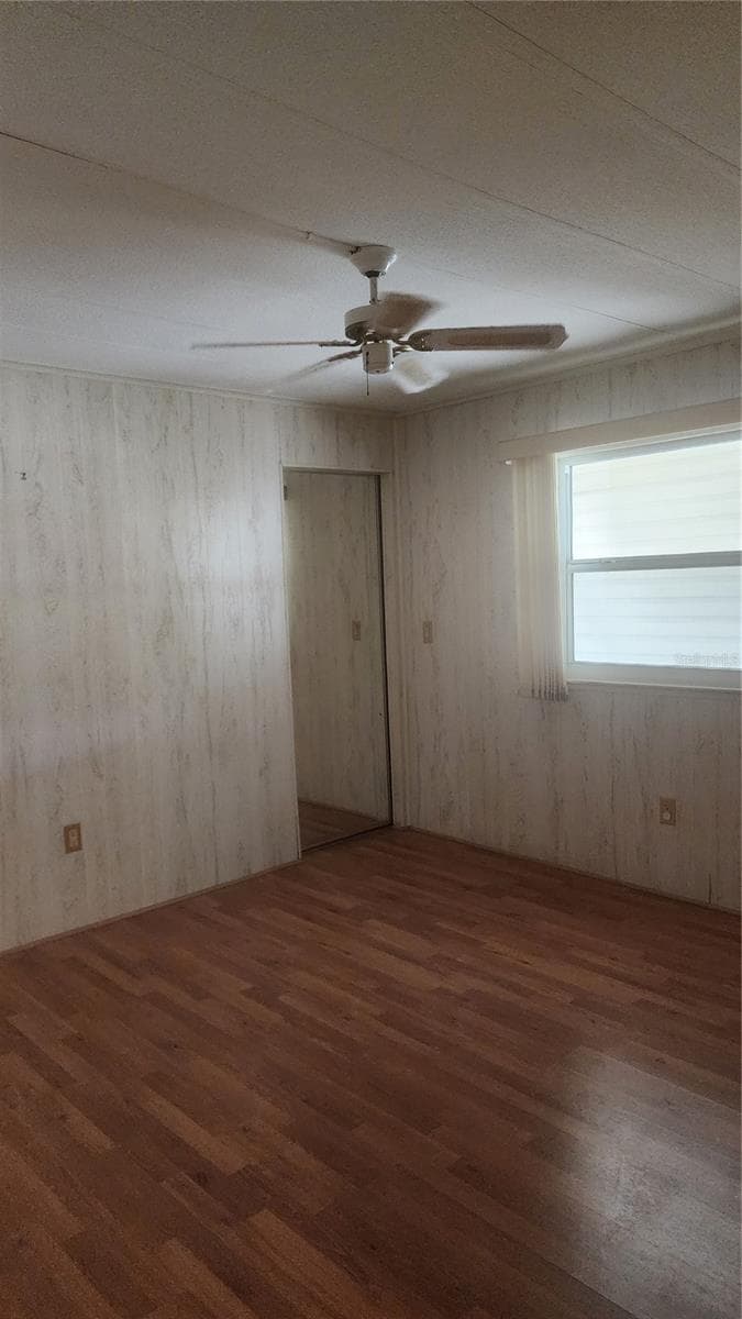 Manufactured Home at 157 N FIJI CIR, ENGLEWOOD, photo 34 of 56