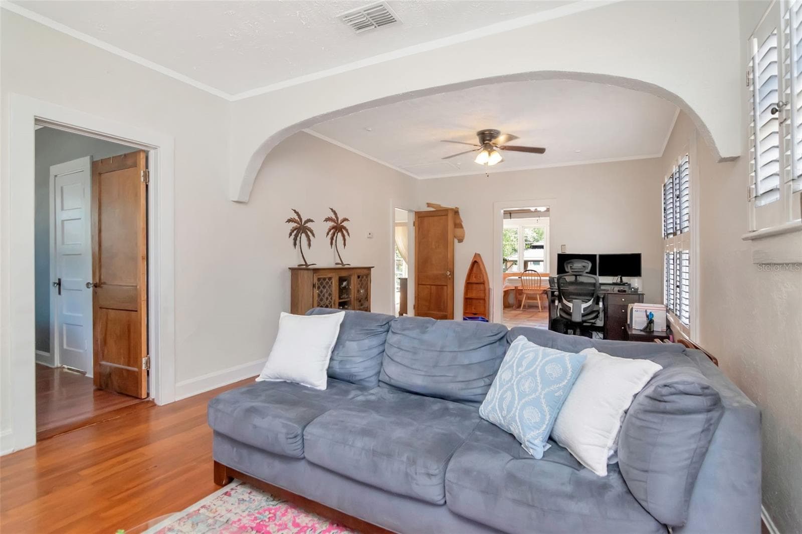 Single Family Residence at 220 W FERN ST, TAMPA, photo 8 of 41