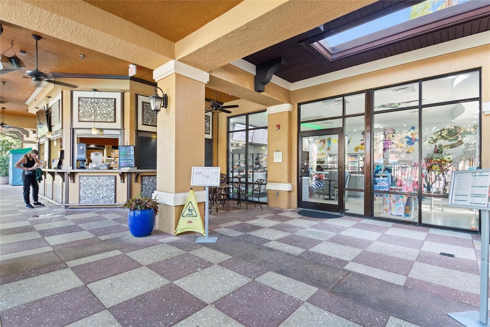 Grill and sundry shop - 12544 FLORIDAYS RESORT DR #508B, ORLANDO