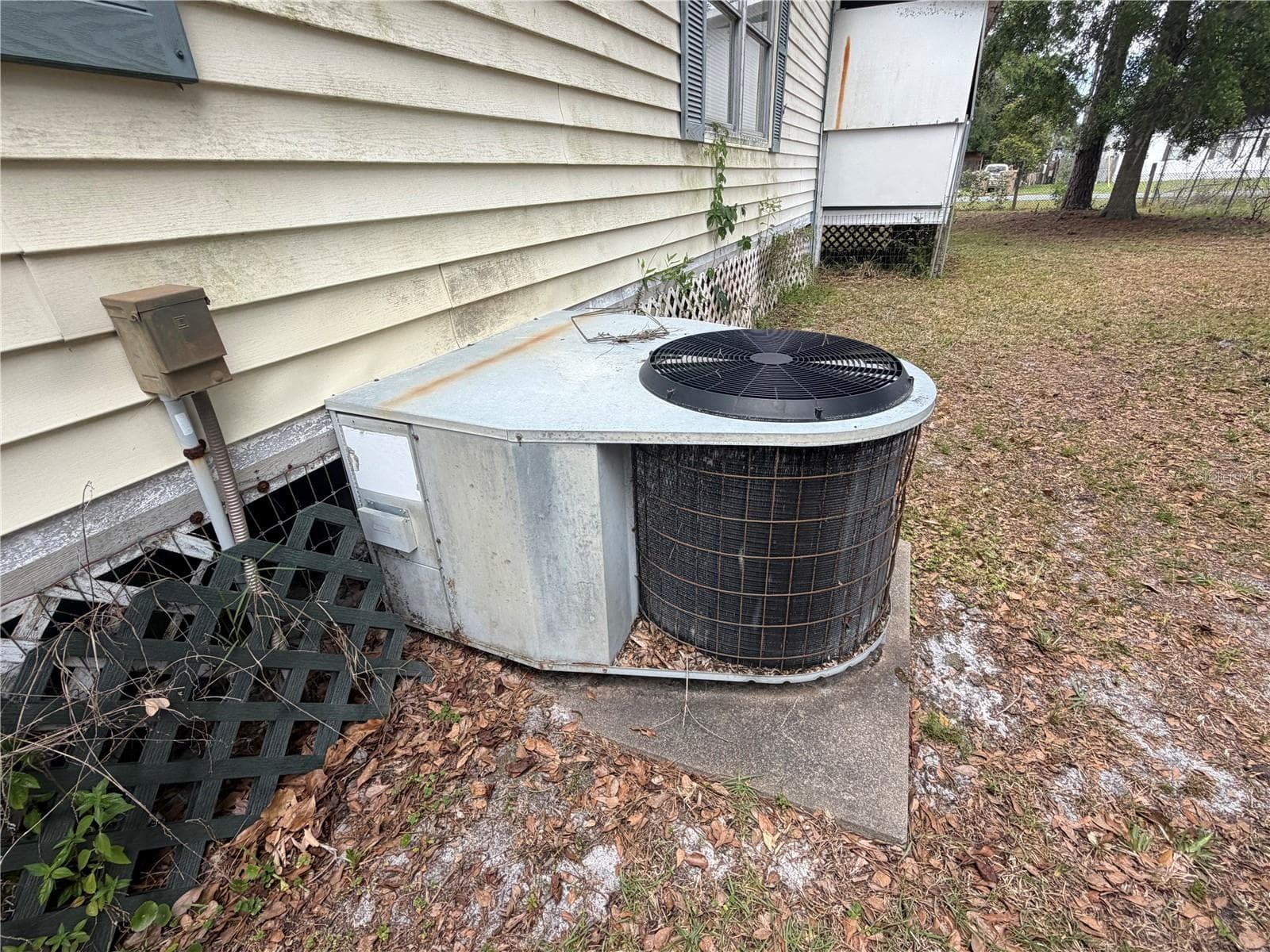 Mobile Home at 24138 PANTHER RD, ASTOR, photo 27 of 49