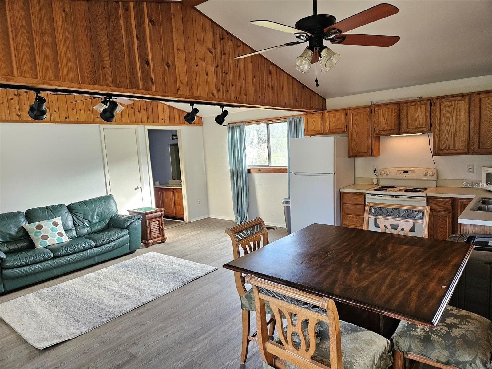 Single Family Residence at 2285 WILMHURST RD, DELAND, photo 14 of 64