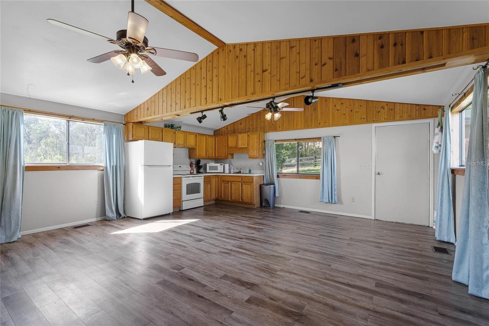 Single Family Residence at 2285 WILMHURST RD, DELAND, photo 15 of 64