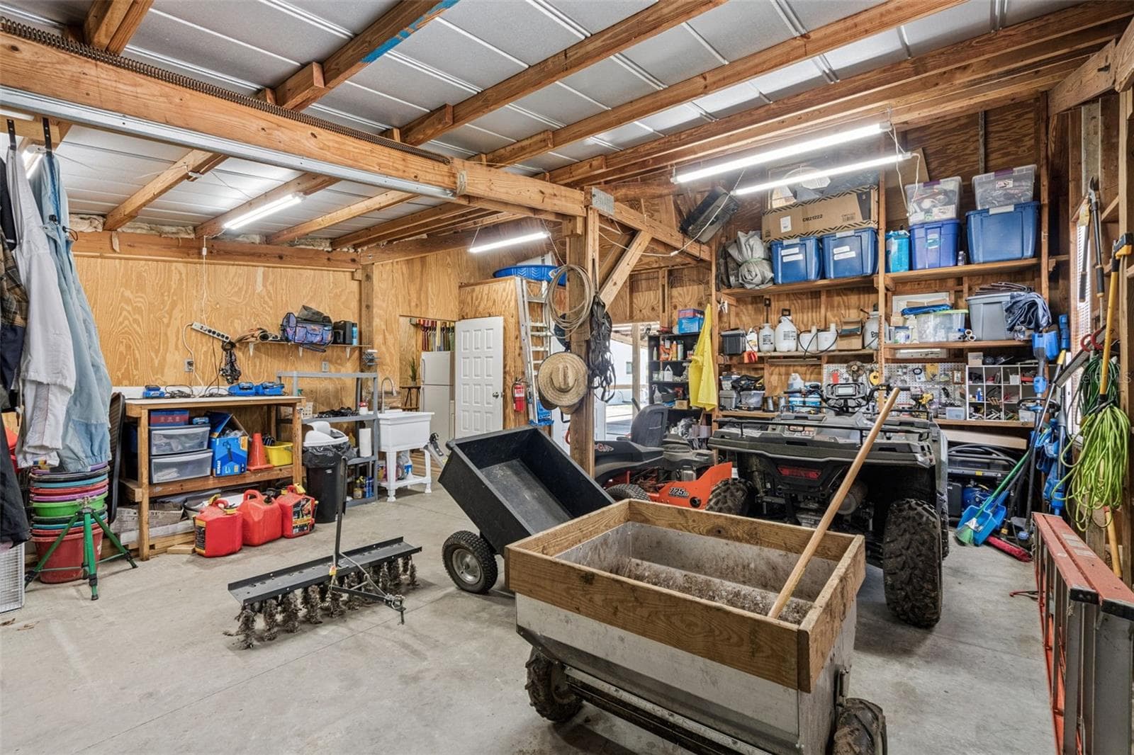 Oversized One Car Garage - 20701 COUNTY ROAD 44A, EUSTIS