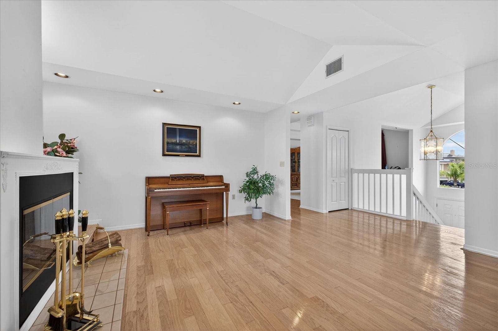 Top of stairs lving area - 4340 SEAGULL DR, NEW PORT RICHEY