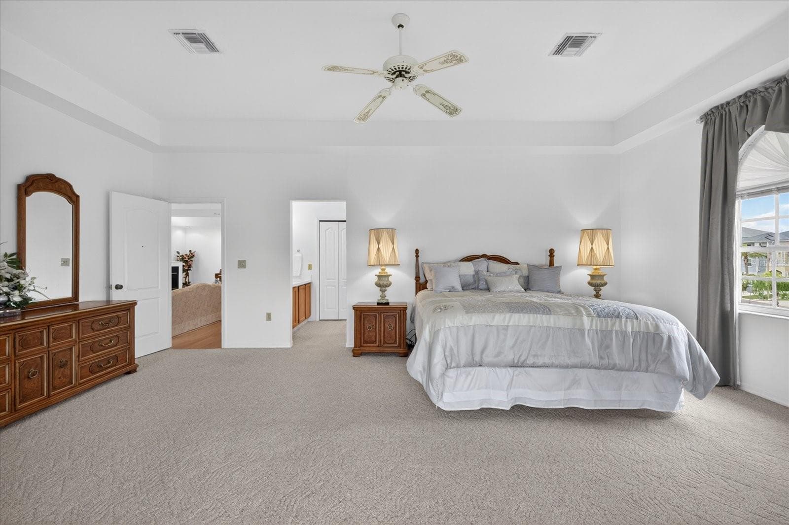 Primary suite looking from alcove(office/sitting room) - 4340 SEAGULL DR, NEW PORT RICHEY