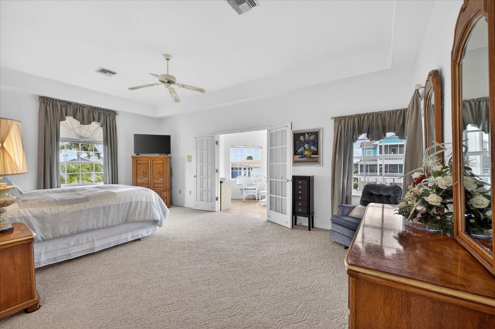 Primary suite looking towards alcove/office/sitting room - 4340 SEAGULL DR, NEW PORT RICHEY