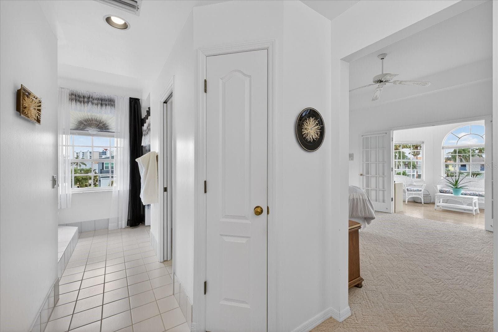 Primary ensuite with linen storage closet - 4340 SEAGULL DR, NEW PORT RICHEY