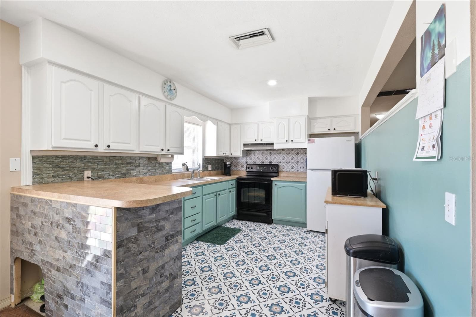 Kitchen - 764 NE 13TH ST, CRYSTAL RIVER