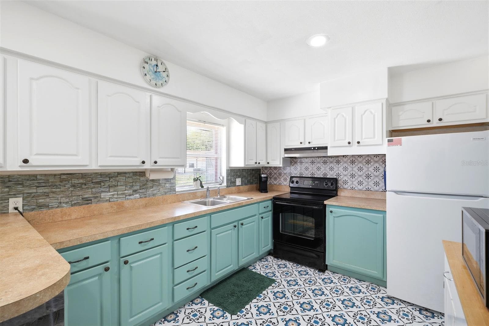 Kitchen - 764 NE 13TH ST, CRYSTAL RIVER