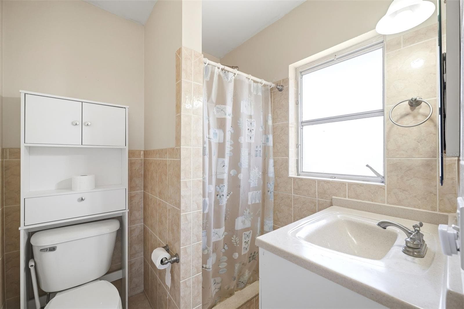 Primary Bathroom - 764 NE 13TH ST, CRYSTAL RIVER