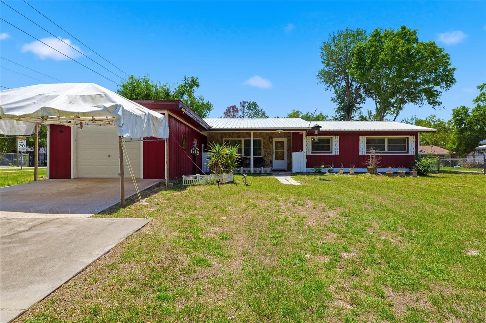 Front Exterior - 764 NE 13TH ST, CRYSTAL RIVER