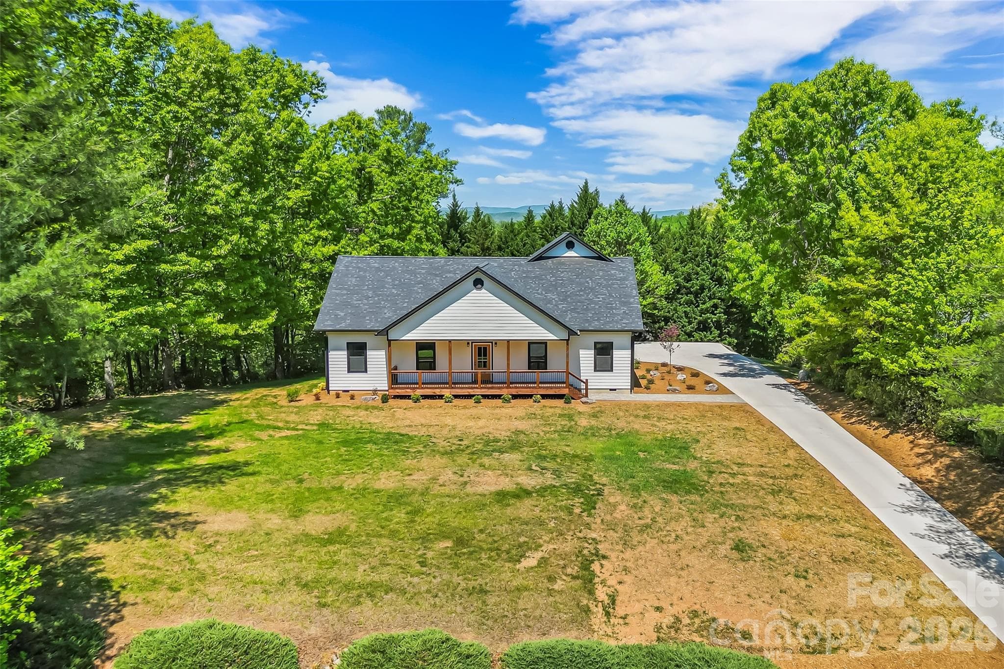 Single Family Residence at 438 Plantation Drive, Marion, photo 4 of 48