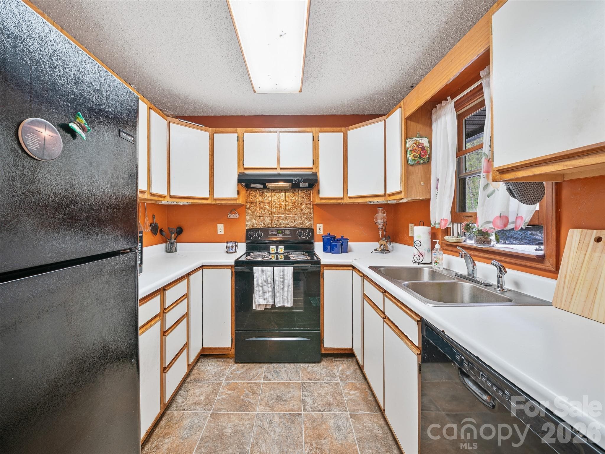 Single Family Residence at 129 Kantagree Drive, Bakersville, photo 8 of 31