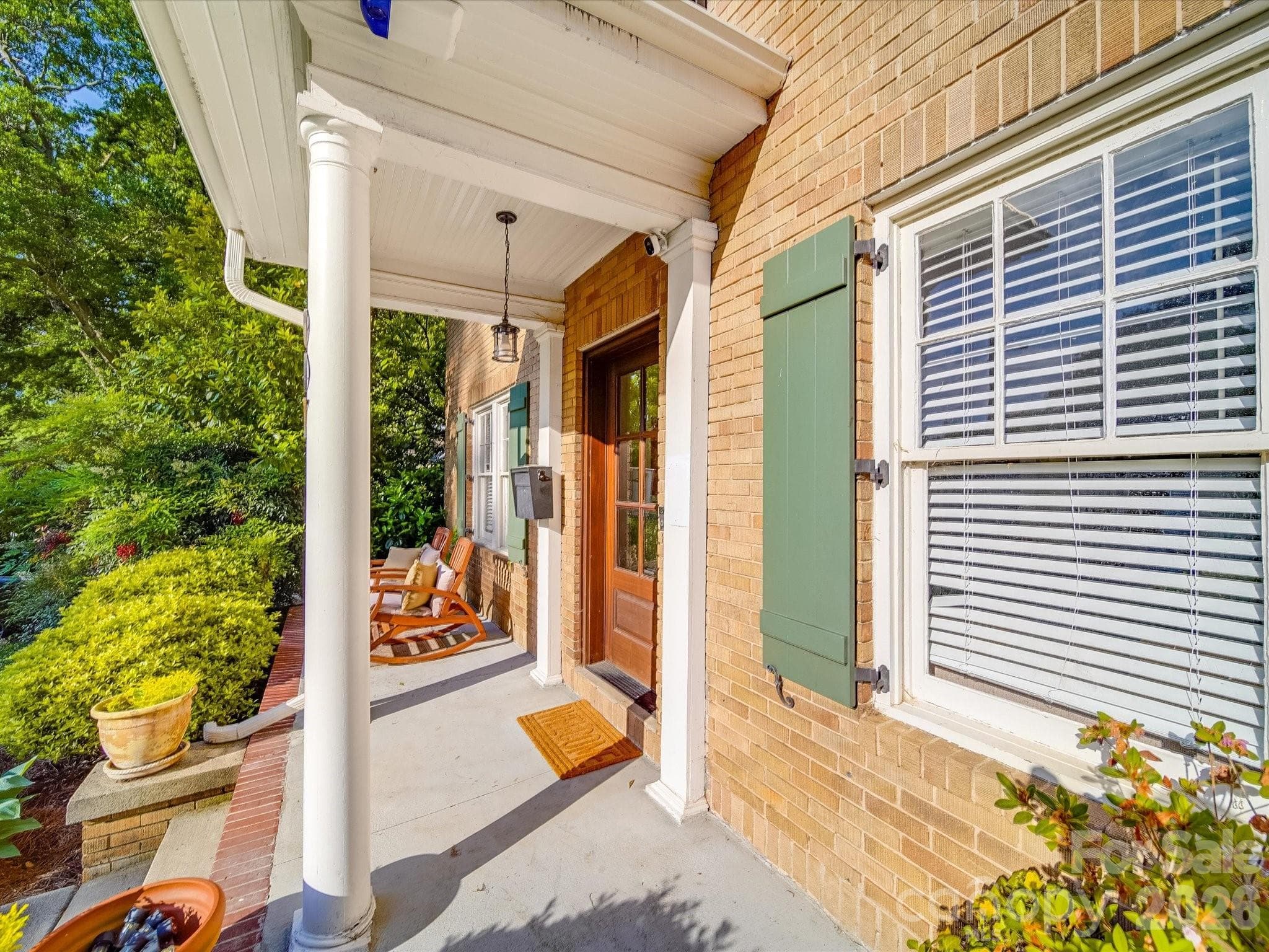 Welcoming Front Porch - 907 Edgewood Circle, Gastonia